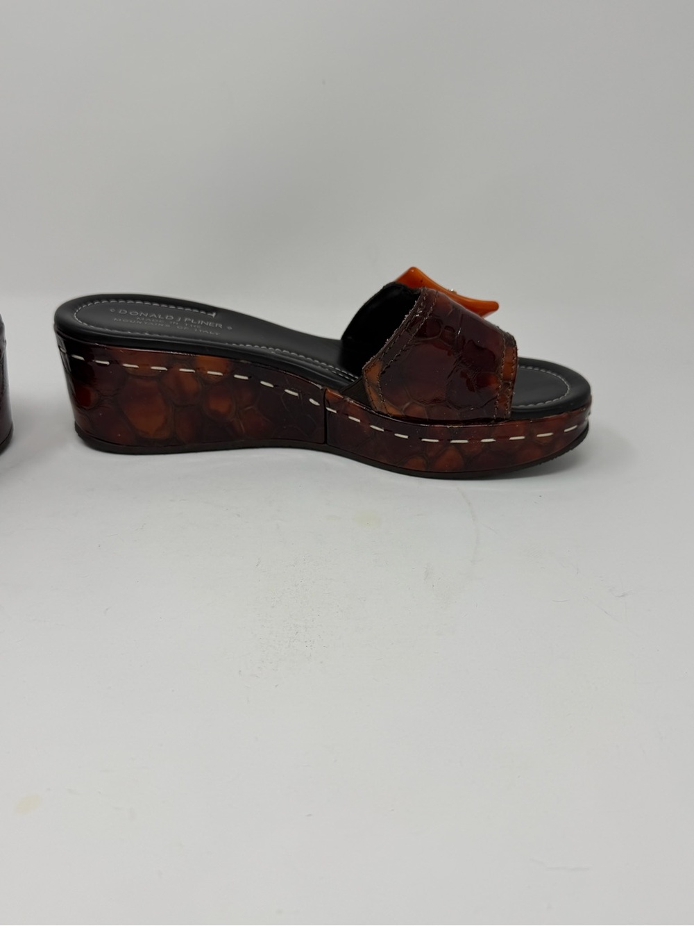 Donald J Pliner Wedge Platform Sandals Croc Embossed Leather and Coral Buckle - Picture 6 of 10